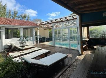 Casa · 126m² · 6 Ambientes · 1 Cochera · 1002 - Avutarda 79