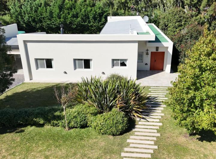 Casa · 190m² · 5 Ambientes · 1 Cochera
