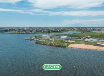 Terreno · 915m² · Venta de Lote Al Agua en El Barrio Costas de Puertos. Escobar.