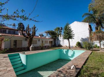 Casa · 181m² · 6 Ambientes · 2 Cocheras · Casa en Venta 3 Dorm. en Baigorria