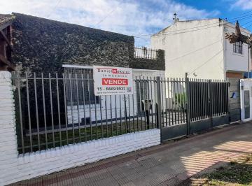 Casa de 6 ambientes, Moreno · Casa Para Actualizar en Moreno Centro
