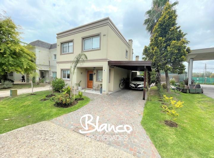 Casa · 145m² · 4 Ambientes · 31 Cocheras