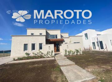 Casa · 234m² · 5 Ambientes · 2 Cocheras · Casa en Venta en Barrio Santa Ana - Maroto Propiedades