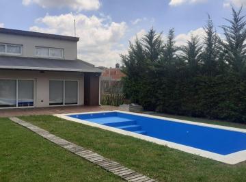 Casa · 80m² · 3 Ambientes · 2 Cocheras · Venta Casa de Campo Gran Parque y Pileta Domselaar