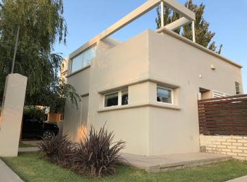 Casa de 4 ambientes, Cipolletti · En Venta Casa B° Las Viñas, Cipolletti, Rn