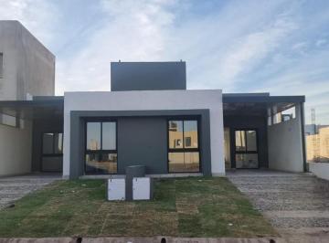Casa · 72m² · 3 Ambientes · 1 Cochera · Venta Duplex 2 Dorm. en Docta