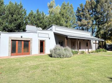Casa · 217m² · 6 Ambientes · 1 Cochera · Venta Casa en La Francisca - Lobos