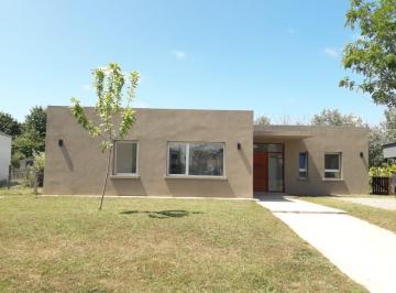 Casa · 150m² · 4 Ambientes · 1 Cochera · Casa en Alquiler Anual en San Matias Área 2