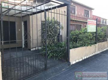 Casa · 337m² · 3 Ambientes · 1 Cochera · Casa en Turdera