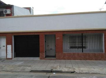 Casa · 220m² · 5 Ambientes · 1 Cochera · Casa en Venta 2 Familias Av Belgrano 5400 Wilde