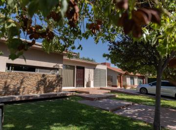 Casa · 250m² · 5 Ambientes · 1 Cochera · Casa en Venta. Haciendas de La Cruz. Guaymallén. Mendoza