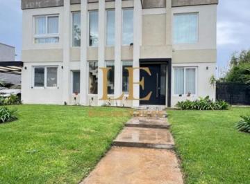 Casa · 270m² · 5 Ambientes · 2 Cocheras · Casa en Venta con Pileta, a La Laguna