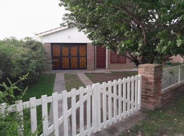 Casa · 106m² · 6 Ambientes · 1 Cochera · Casa en La Cumbre, B° Potrerillos