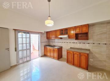 Casa · 128m² · 4 Ambientes · 2 Cocheras · Venta Casa Para Dos Familias con Cochera, Patio y Terraza en Villa Dominico