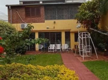 Casa · 383m² · 12 Ambientes · Se Vende Propiedad en 4 de Enero 1864. Excelente Ubicacion. Ideal Clinicas, Consultorios Externos, C