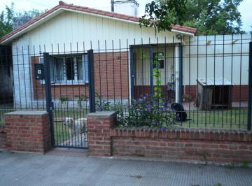 Casa · 254m² · 4 Ambientes · 1 Cochera · Casa Marques Sobremonte