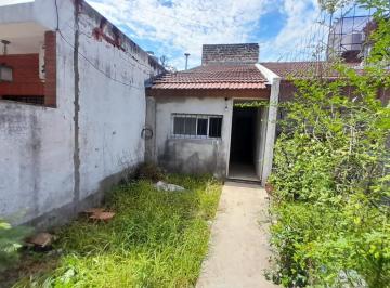 Casa · 55m² · 3 Ambientes · 1 Cochera · 3 Amb Amplio Fondo Libre