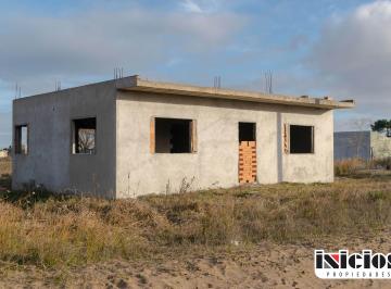 Casa de 2 ambientes, Nueva Atlantis · Casa en Lote: Av Chascomús Esq. Yunque - El Silvio - C670