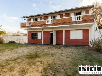 Casa Venta 465m² de 4 ambientes · Casa en Lote: Costanera Nº 1683 - El Silvio - C348
