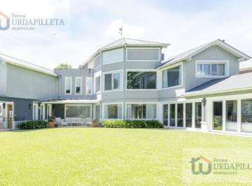 Casa · 530m² · 6 Ambientes · 2 Cocheras · Casa en Venta con 5 Dorm. Sobre Lote Interno en Ayres de Pilar - Pilar