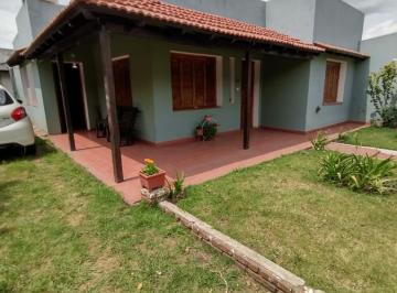 Casa · 142m² · 6 Ambientes · Casa - Centro