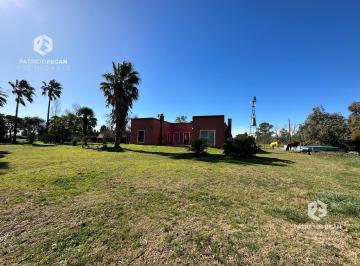 Campo · 120m² · 3 Ambientes · 1 Cochera · Chacra en Venta Ubicada a m del Pueblo