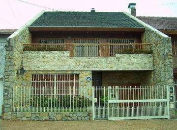 Casa · 320m² · 5 Ambientes · 2 Cocheras · Casa en Venta en Ramos Mejia