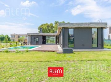 Casa · 219m² · 4 Ambientes · 2 Cocheras · Casa de 3 Dorm. en Una Sola Planta en Venta en La Providencia - Canning