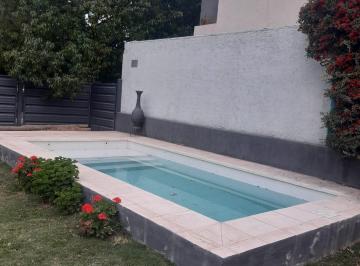 Casa de 2 ambientes, Carrodilla · Casa de 2 Dorm., Dos Baños y Piscina