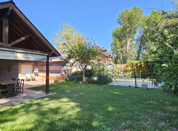 Casa · 634m² · 4 Ambientes · 2 Cocheras · Casa en Venta y Alquiler en El Casco de Moreno