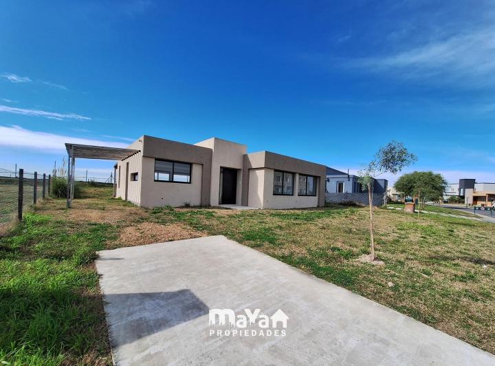 Casa · 145m² · 4 Ambientes · 2 Cocheras