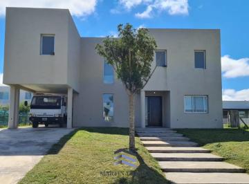 Casa · 207m² · 5 Ambientes · 2 Cocheras · Casa en Venta en Riberas, Puertos, Escobar