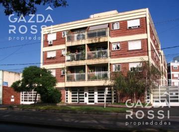 Departamento · 62m² · 3 Ambientes · 1 Cochera · Departamento en Venta en Adrogue.