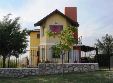Casa · 588m² · 4 Ambientes · Casa 2 Dor en Villa Giardino