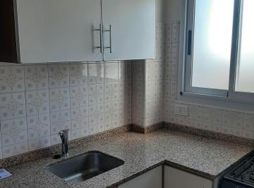 Departamento de 2 ambientes, Vicente López · Depto Dos Ambientes, Luminoso, Cuenta con Espacio Para Lavarropas en El Baño