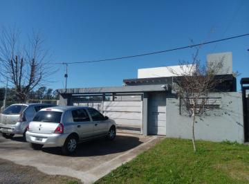 Casa · 190m² · 4 Ambientes · 2 Cocheras · Casa en Barrio Semi Cerrado - Calle 45 Entre 166 y 167 - Olmos