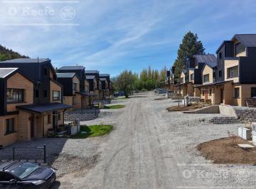 Casa · 87m² · 4 Ambientes · 1 Cochera · Casa en Venta de 4 Ambientes en El Estribo Bariloche