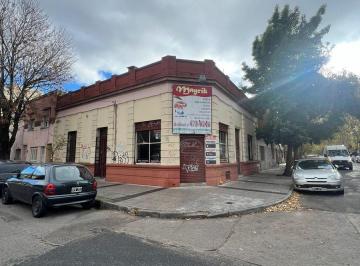 Local comercial · 148m² · 4 Ambientes · Local en 3 de Febrero y España