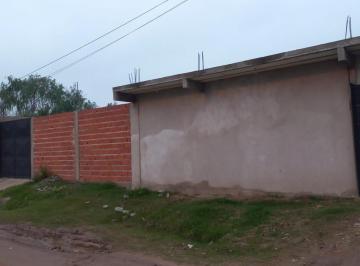 Casa · 100m² · 3 Ambientes · 4 Cocheras · Casa a Estrenar con Pileta Sobre Lote de 20 X 60 Km35