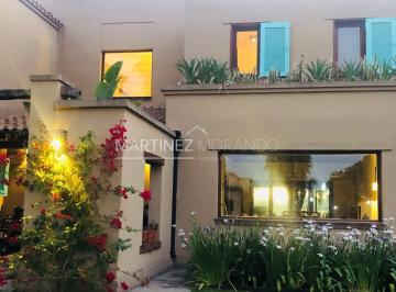 Casa · 320m² · 5 Ambientes · 2 Cocheras · Casa en Venta en Haras La Pradera, Pilar, G. B. a. Zona Norte