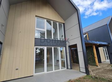 Casa · 70m² · 3 Ambientes · 1 Cochera · Casa a Estrenar a Pocos m Ruta Nac 40