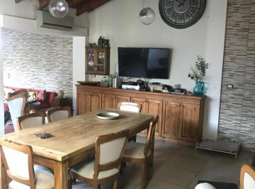 Casa de 5 ambientes, Quilmes · Hermosa Casa en Bernal