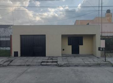Casa · 142m² · 3 Ambientes · 1 Cochera · Casa Barrio Zapiola Lujan