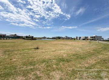 Terreno · 874m² · Lote a Laguna en Venta con Posesión Inmediata en Sebastian Gaboto Pueblos del Plata Hudson