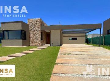 Casa · 211m² · 3 Ambientes · 2 Cocheras · Casa en Barrio Privado Ciro de Vieytes