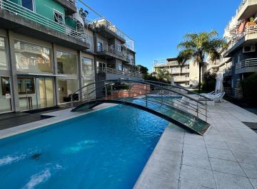 Departamento de 3 ambientes, Vicente López · Dto de 3 Amb con Cochera en Complejo con Piscina.