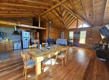 Casa · 130m² · 4 Ambientes · Casa a La Venta en Abasto
