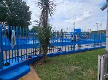 Casa · 1m² · 40 Cocheras · Venta Club Deportivo y Recreativo en Laferrere