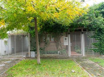 Casa · 84m² · 7 Ambientes · 1 Cochera · Venta - San Juan Nº 2640 - Granadero Baigorria