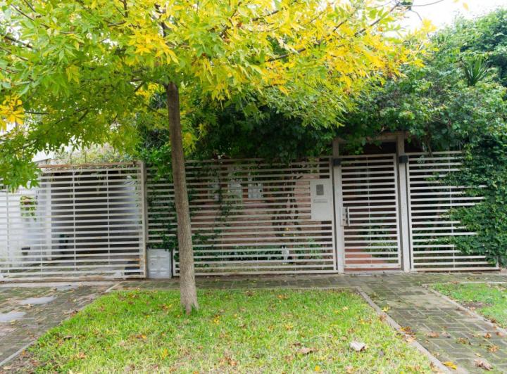 Casa · 84m² · 7 Ambientes · 1 Cochera